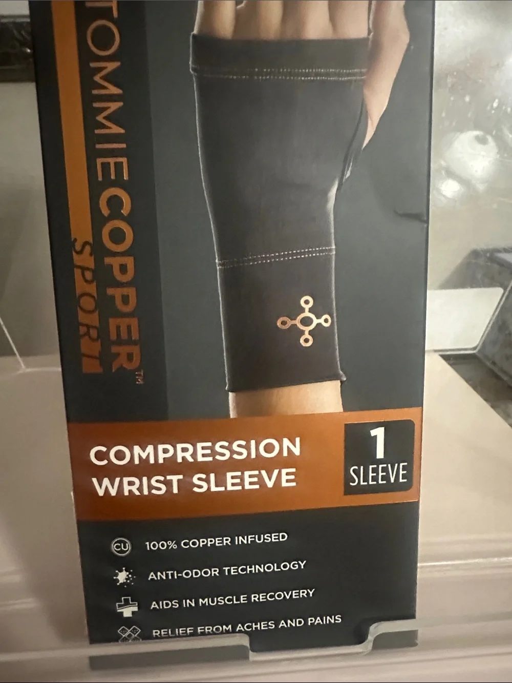 Tommie Copper Compression Wrist Sleeve in Black Sz S/M NWT